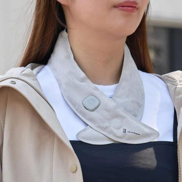 テレビ「めざましテレビ」「サタプラ」「やすとも・友近のキメツケ！」で紹介されました📣

マフラーにインしてポカポカに！
便利なコードレス＆軽量設計♪

▶ ご紹介商品
＊Life on Products(ライフオンプロダクツ)
充電式ホットスカーフ 

▶商品の詳細
商品タグをタップしてください♪

——————————

薄くて軽いため、アウターに響かない点も◎！

💡POINT💡
☑温度は選べる3モード
☑首元のサイズ調節可能
☑2段階の温度設定が可能
☑寒さに応じて使い分けできて便利✨

——————————
#lifeonproducts #ライフオンプロダクツ #充電式ホットスカーフ #ホットスカーフ #寒さ対策グッズ #寒さ対策 #エコカイロ #ギフトにおすすめ #買ってよかった